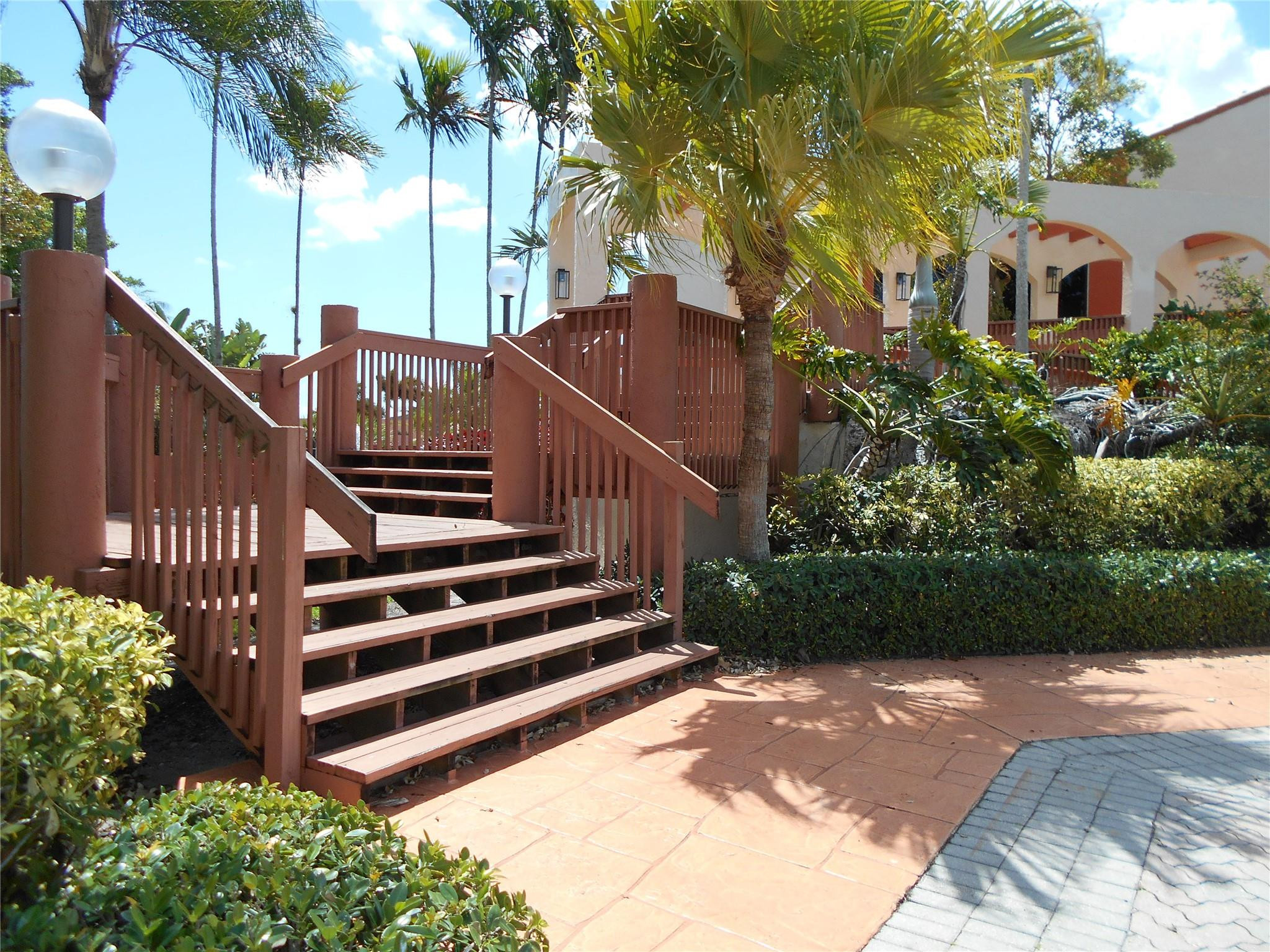 410 Freedom Ct 410
