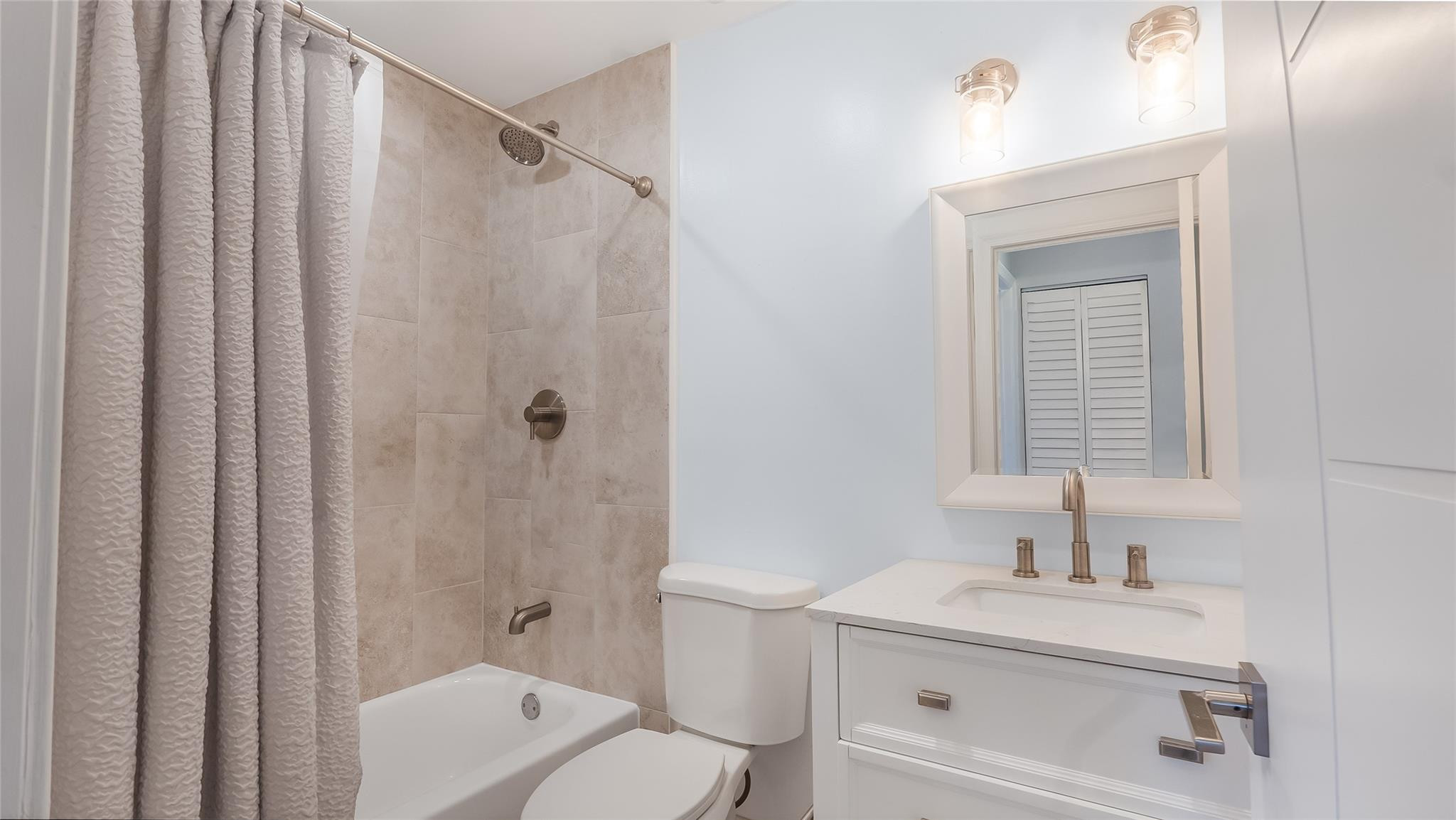 410 Freedom Ct 410