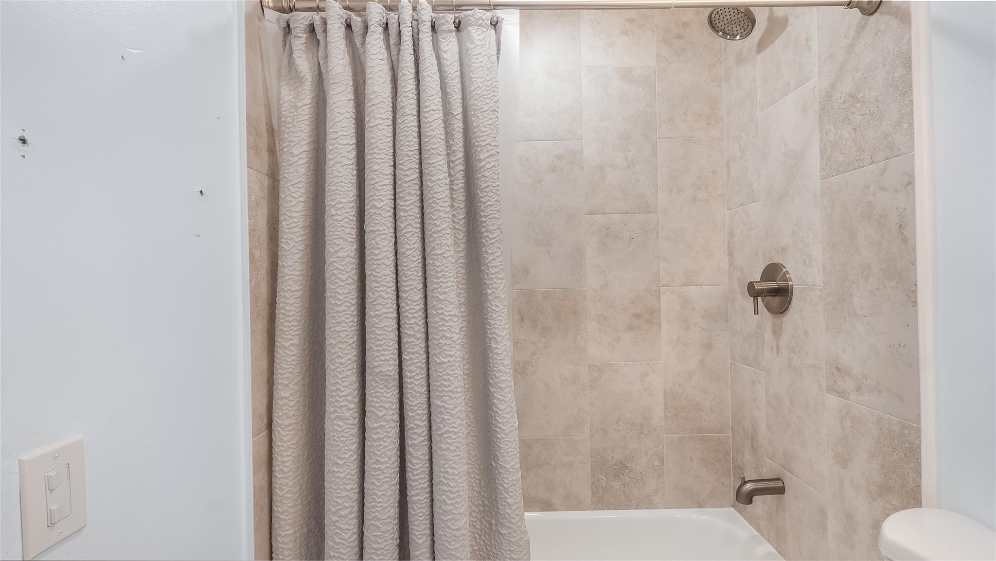410 Freedom Ct 410