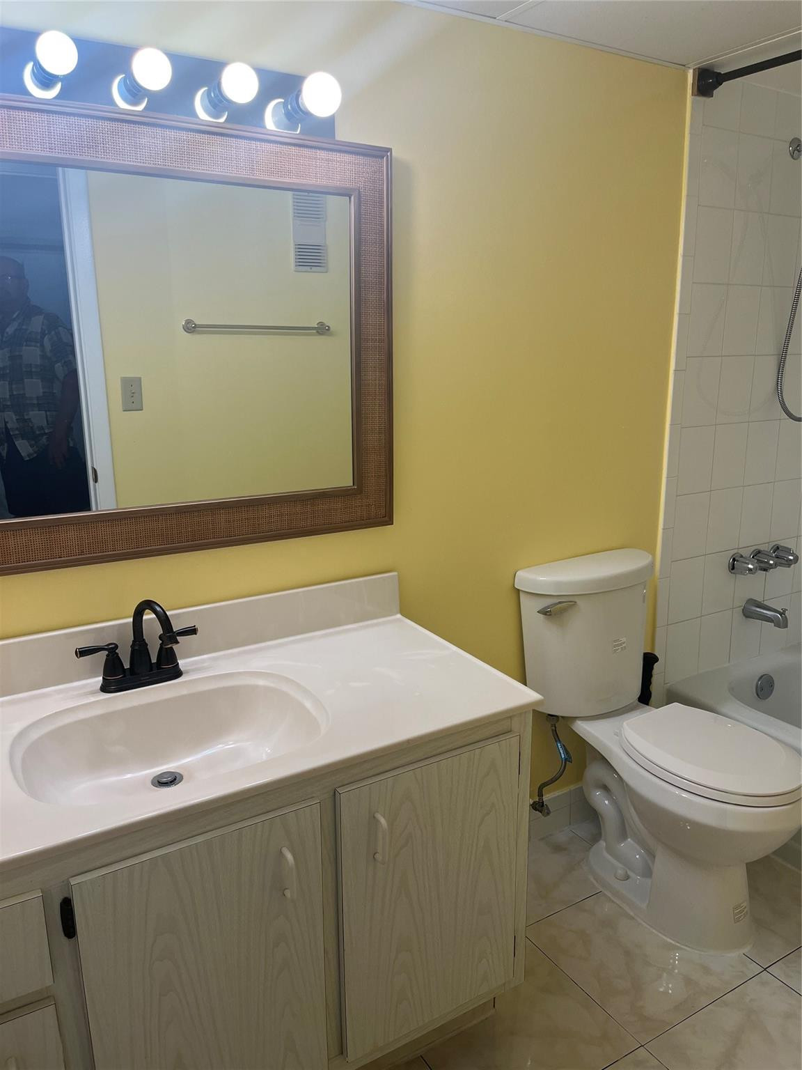 1830 N Lauderdale Ave 4311