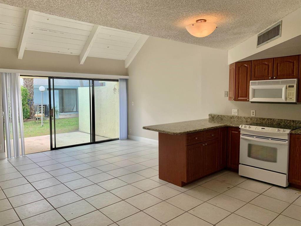 49 Deer Creek Rd E101