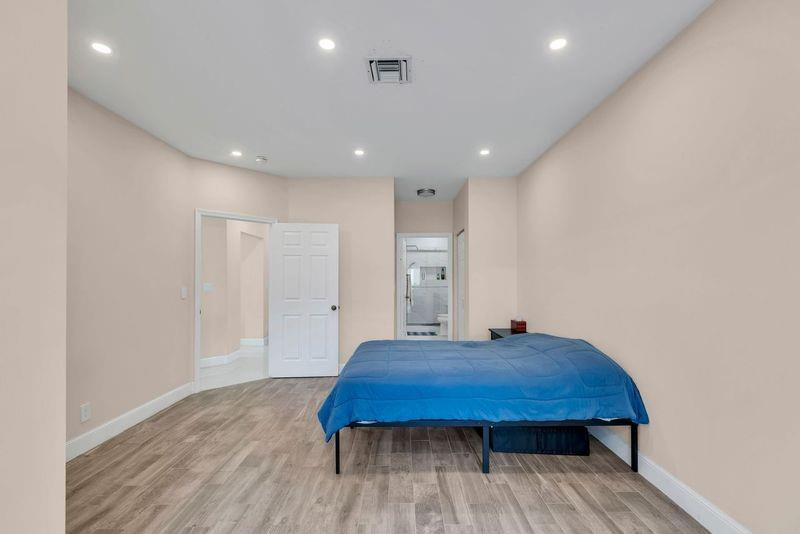 1245 SW 48th Ter 1245