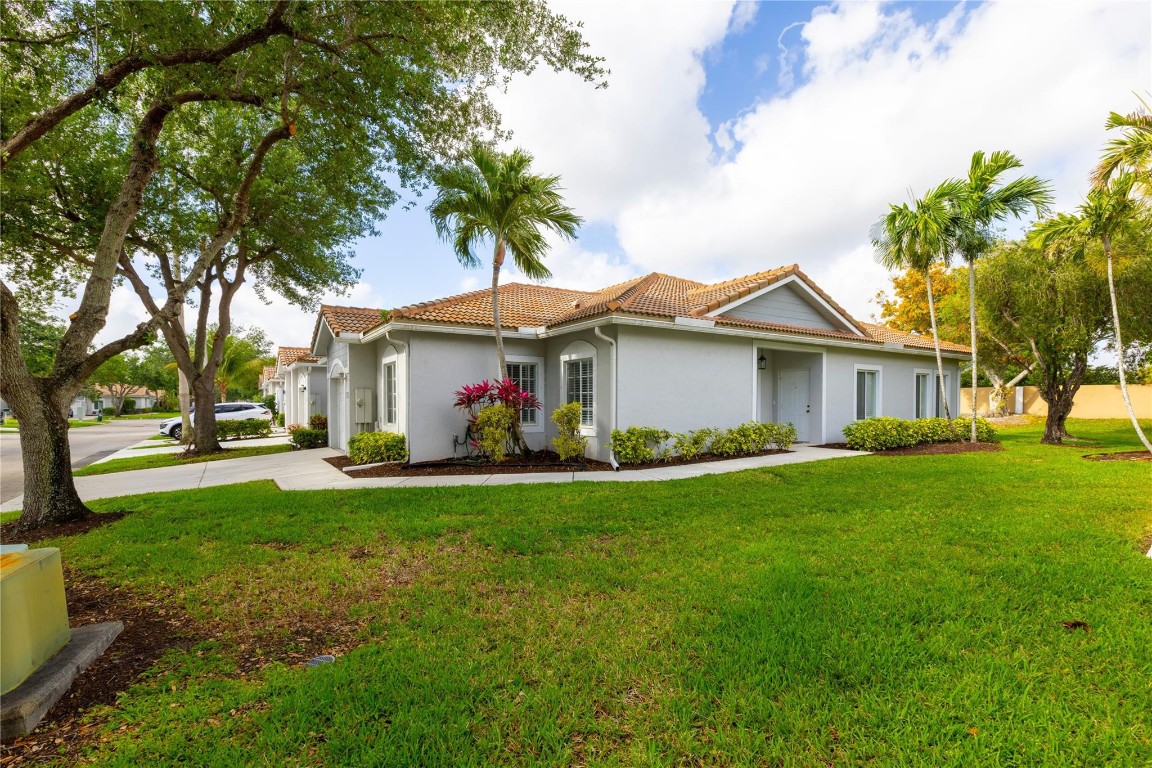 1245 SW 48th Ter 1245