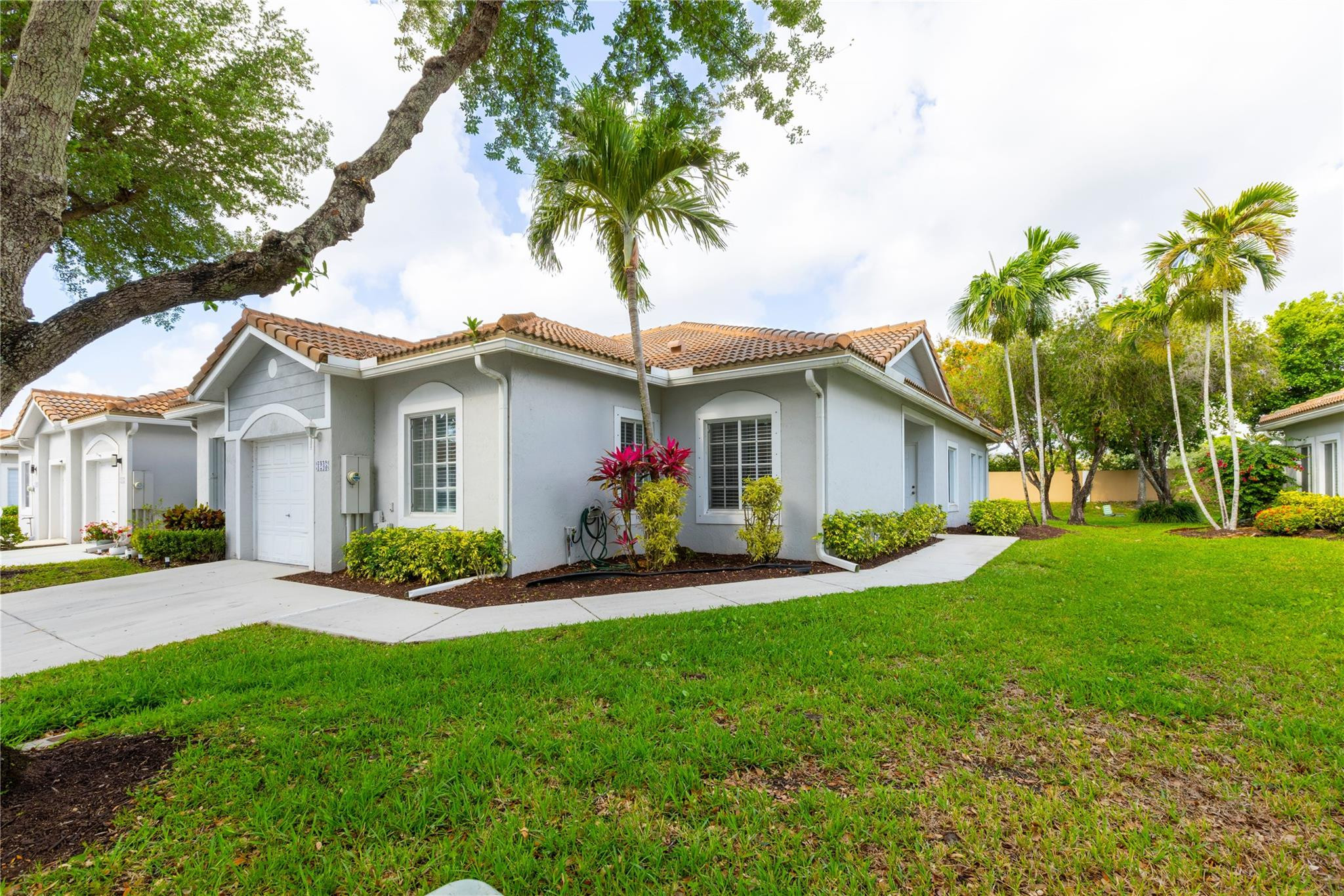 1245 SW 48th Ter 1245