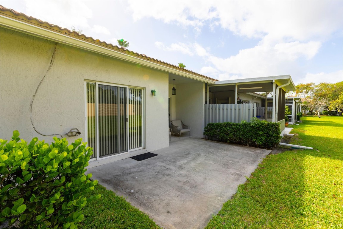 1245 SW 48th Ter 1245