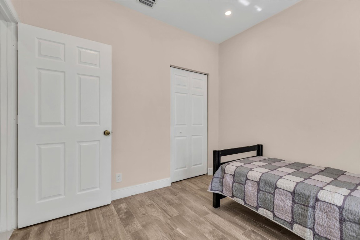 1245 SW 48th Ter 1245