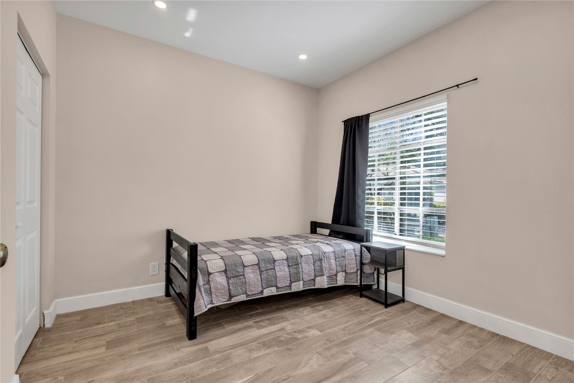 1245 SW 48th Ter 1245