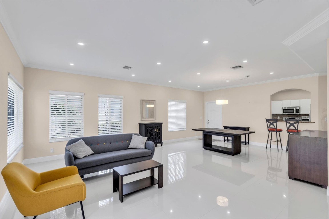 1245 SW 48th Ter 1245