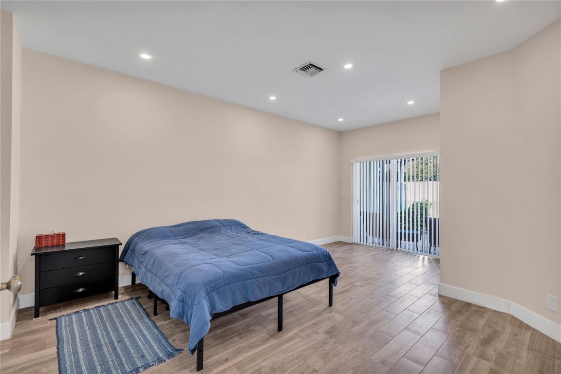 1245 SW 48th Ter 1245