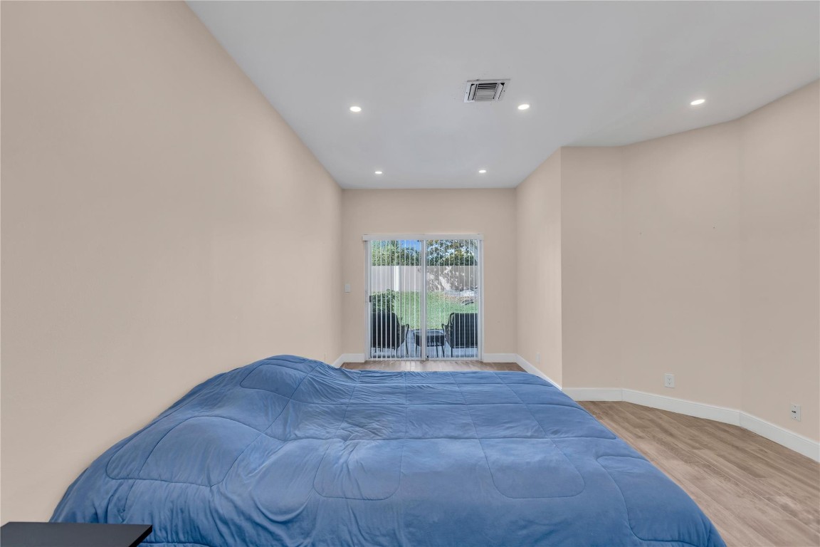 1245 SW 48th Ter 1245