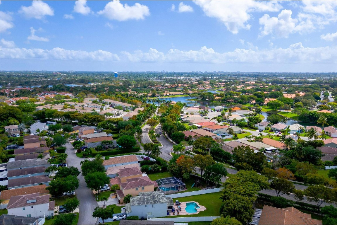 1245 SW 48th Ter 1245