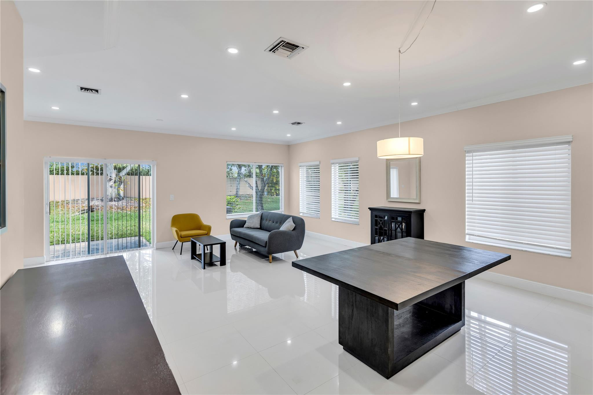 1245 SW 48th Ter 1245