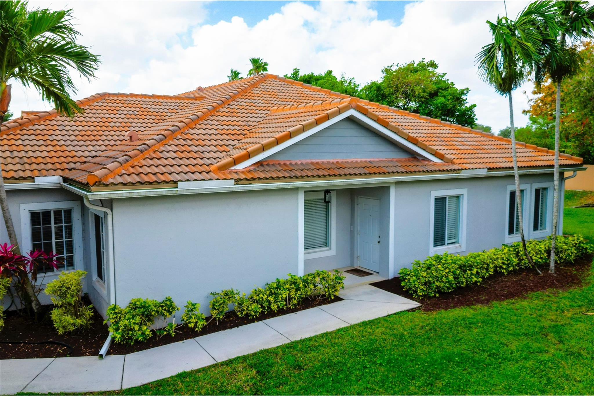 1245 SW 48th Ter 1245