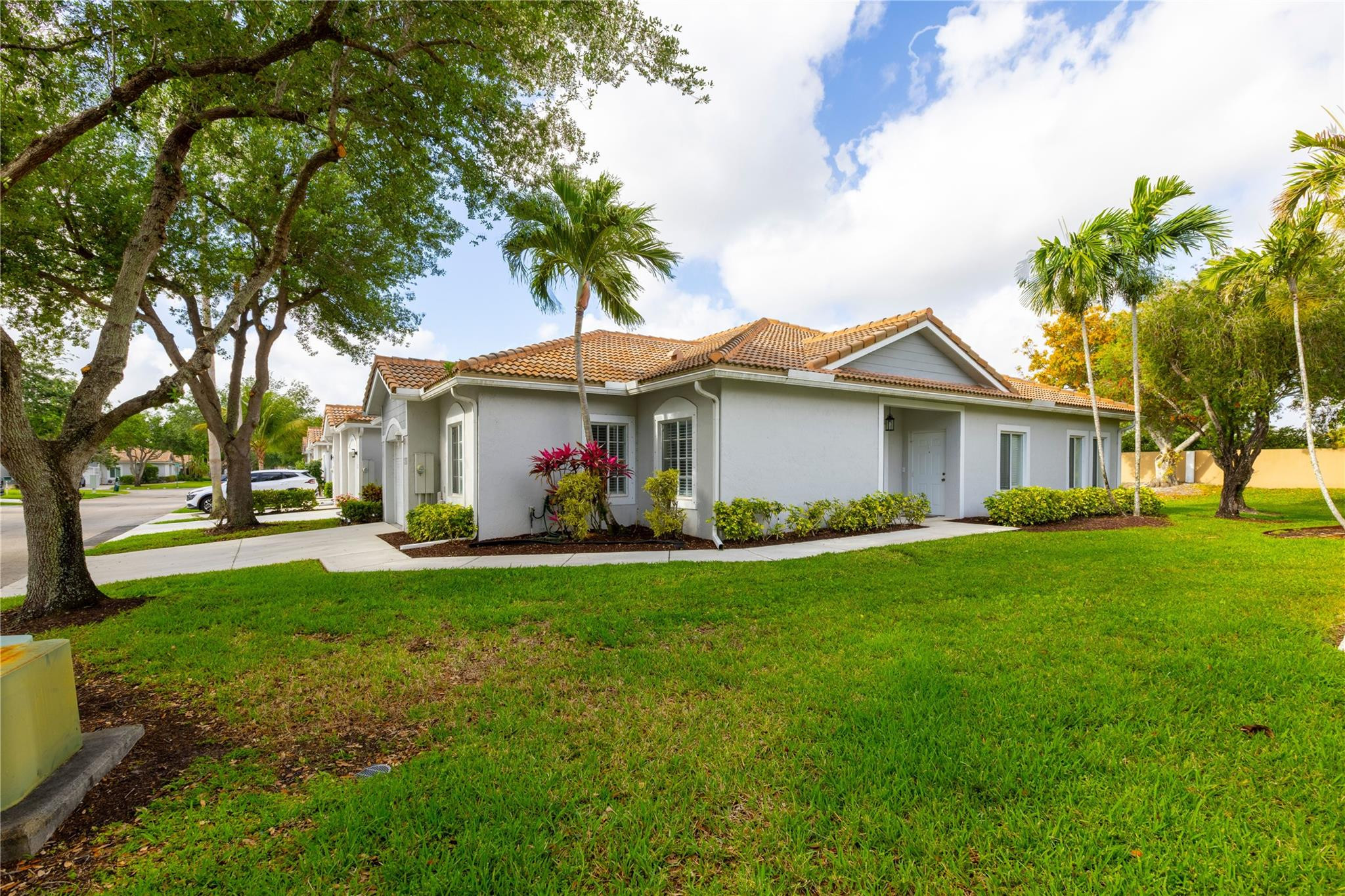 1245 SW 48th Ter 1245