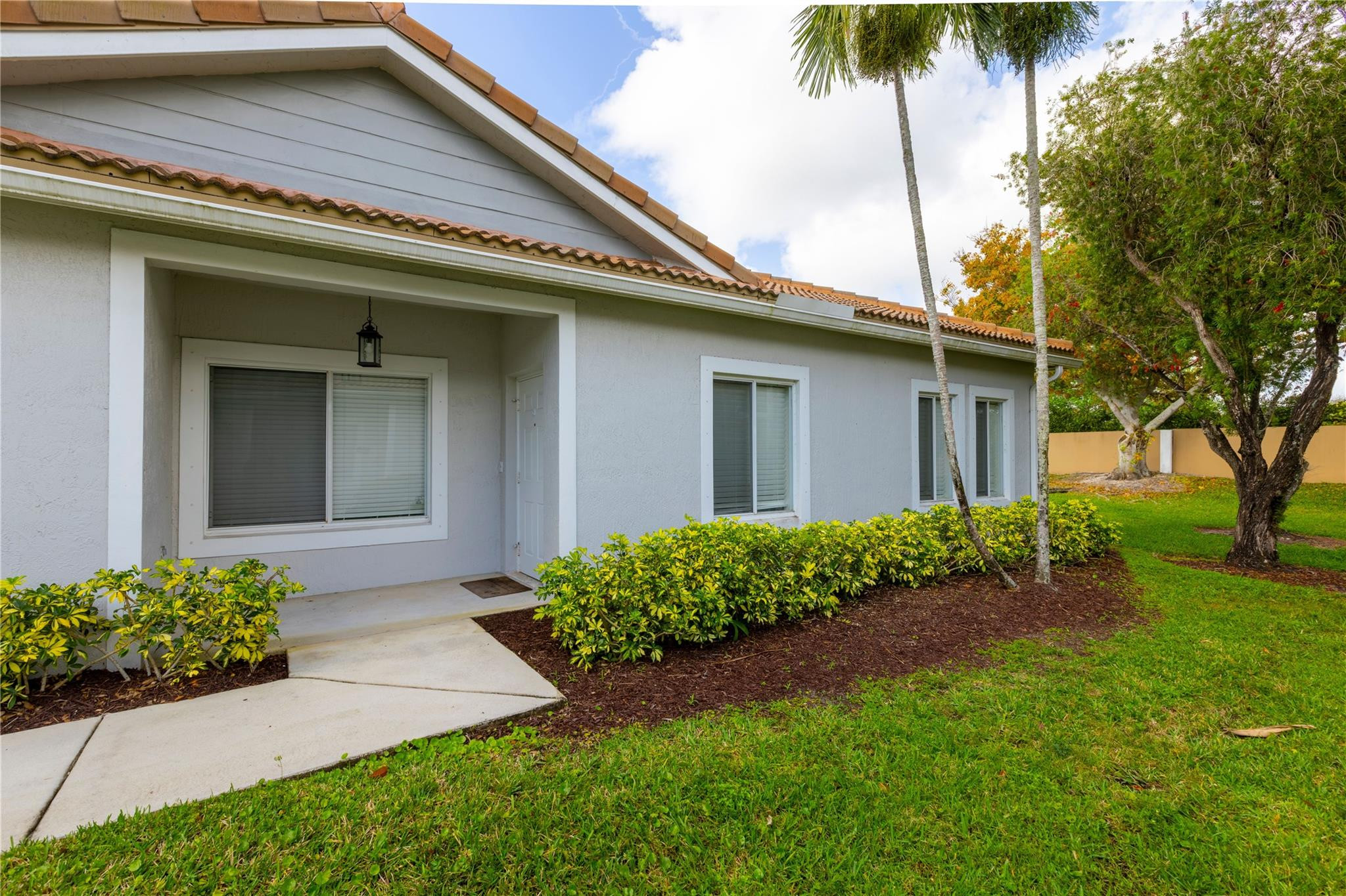 1245 SW 48th Ter 1245