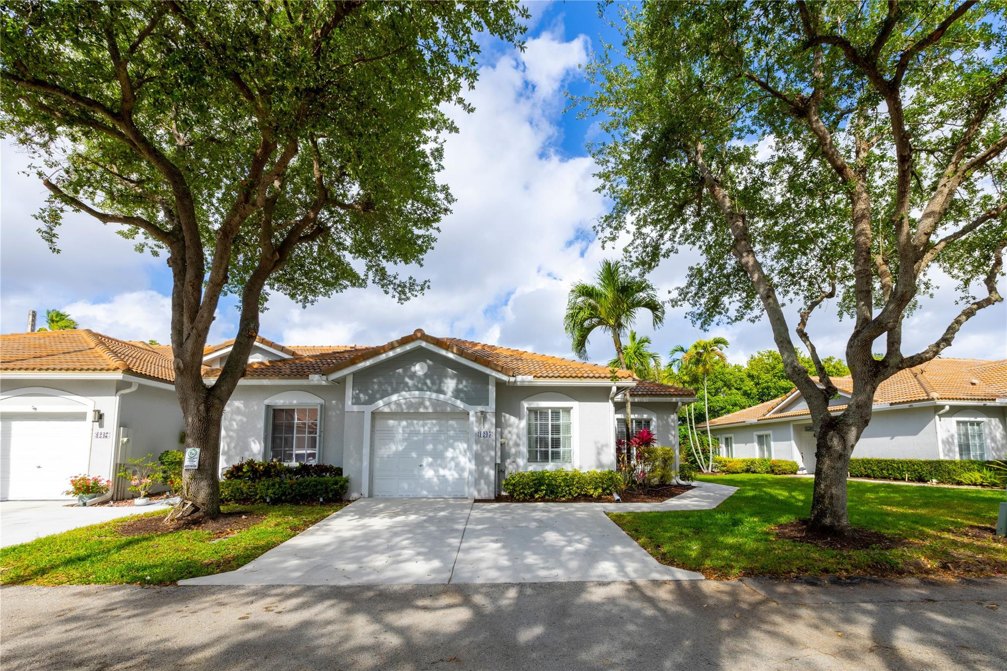 1245 SW 48th Ter 1245