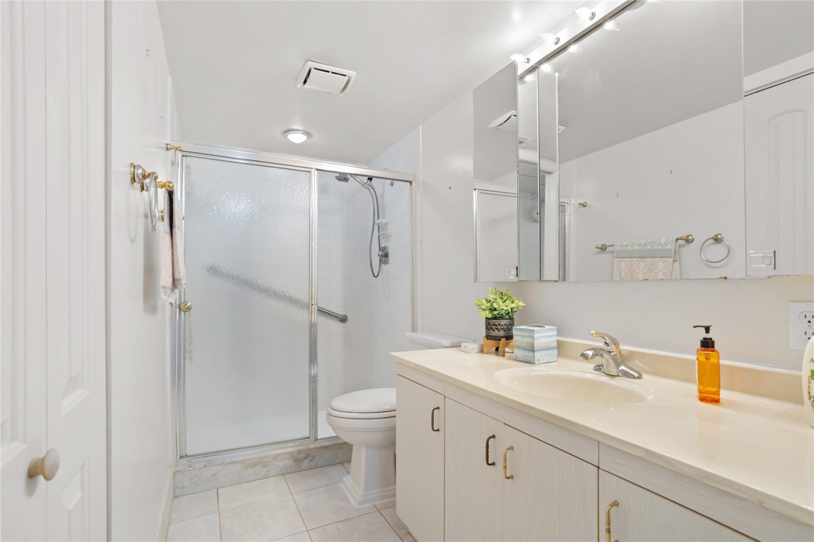 4702 Martinique Dr D2