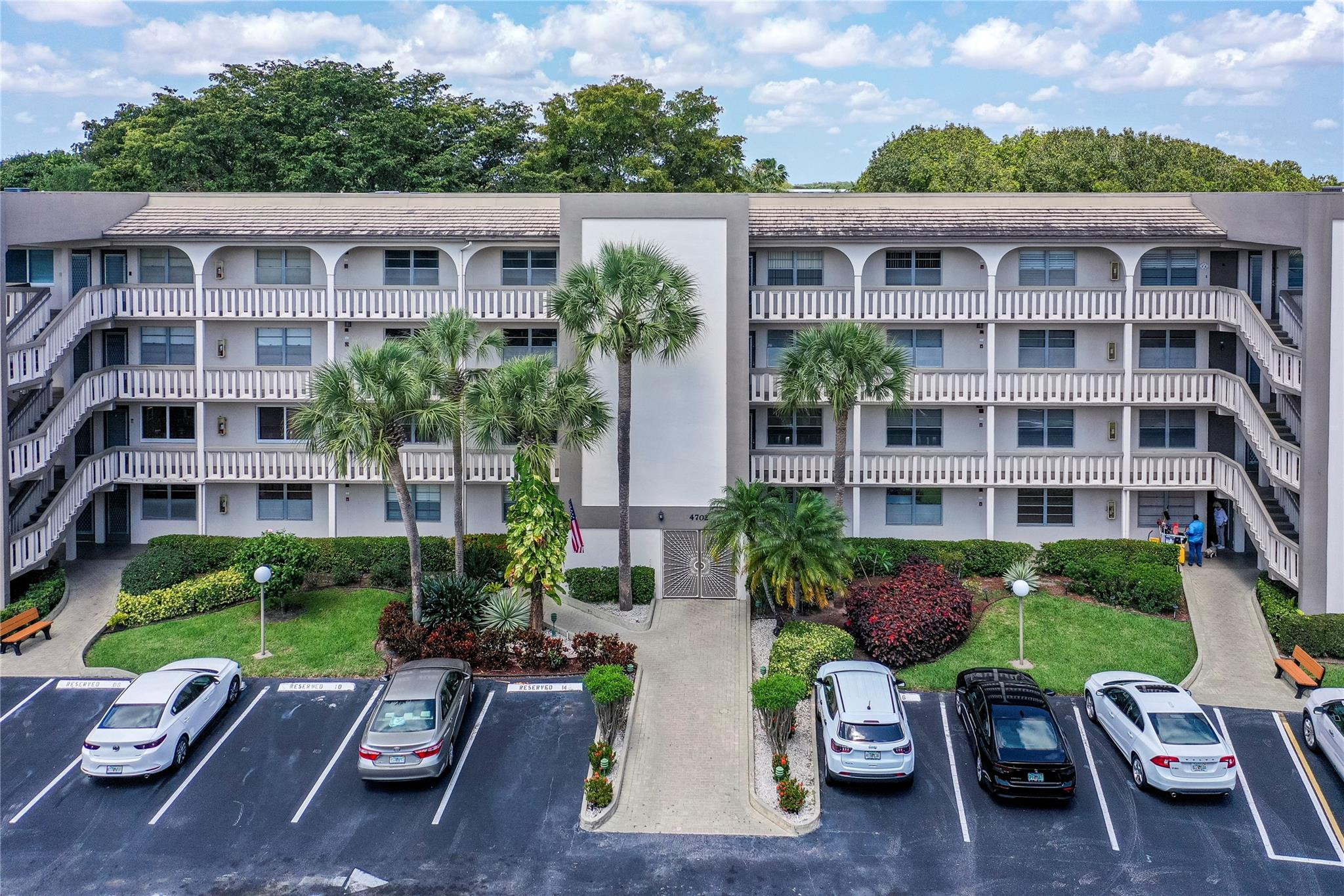 4702 Martinique Dr D2