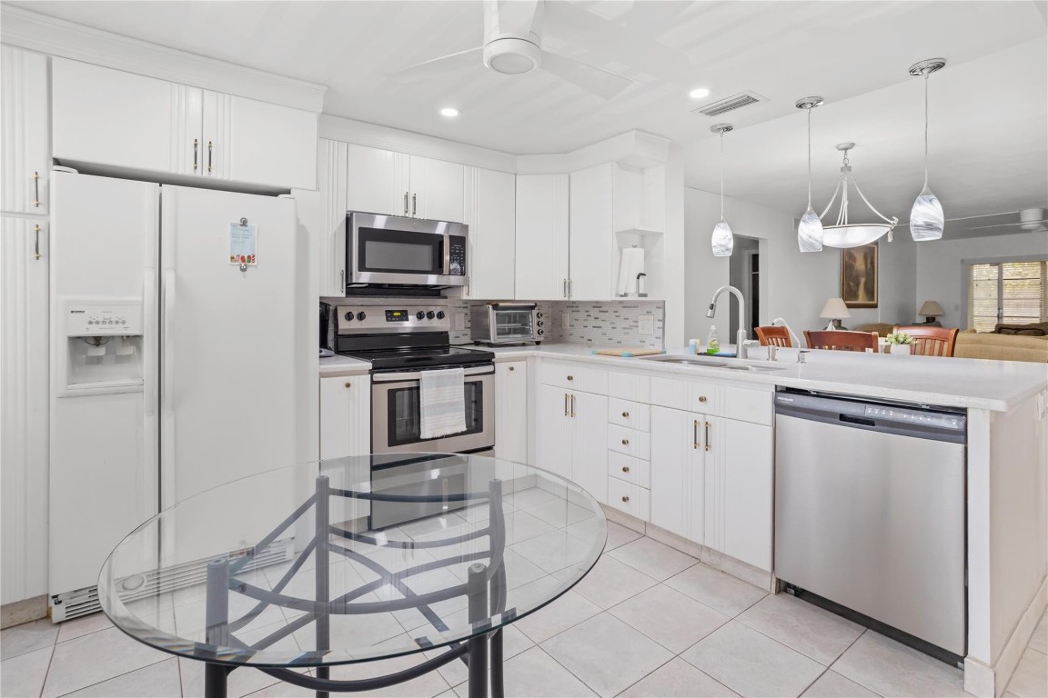 4702 Martinique Dr D2