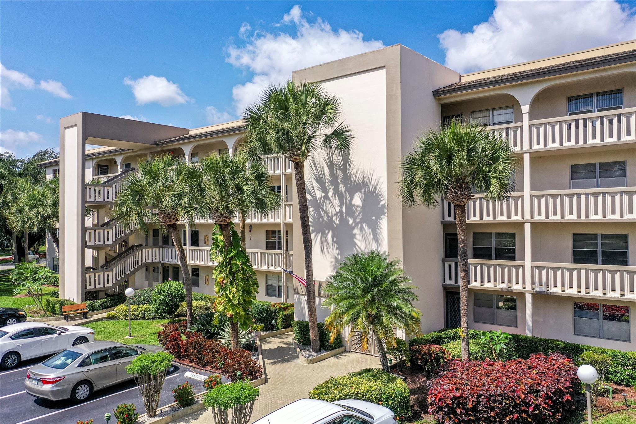 4702 Martinique Dr D2