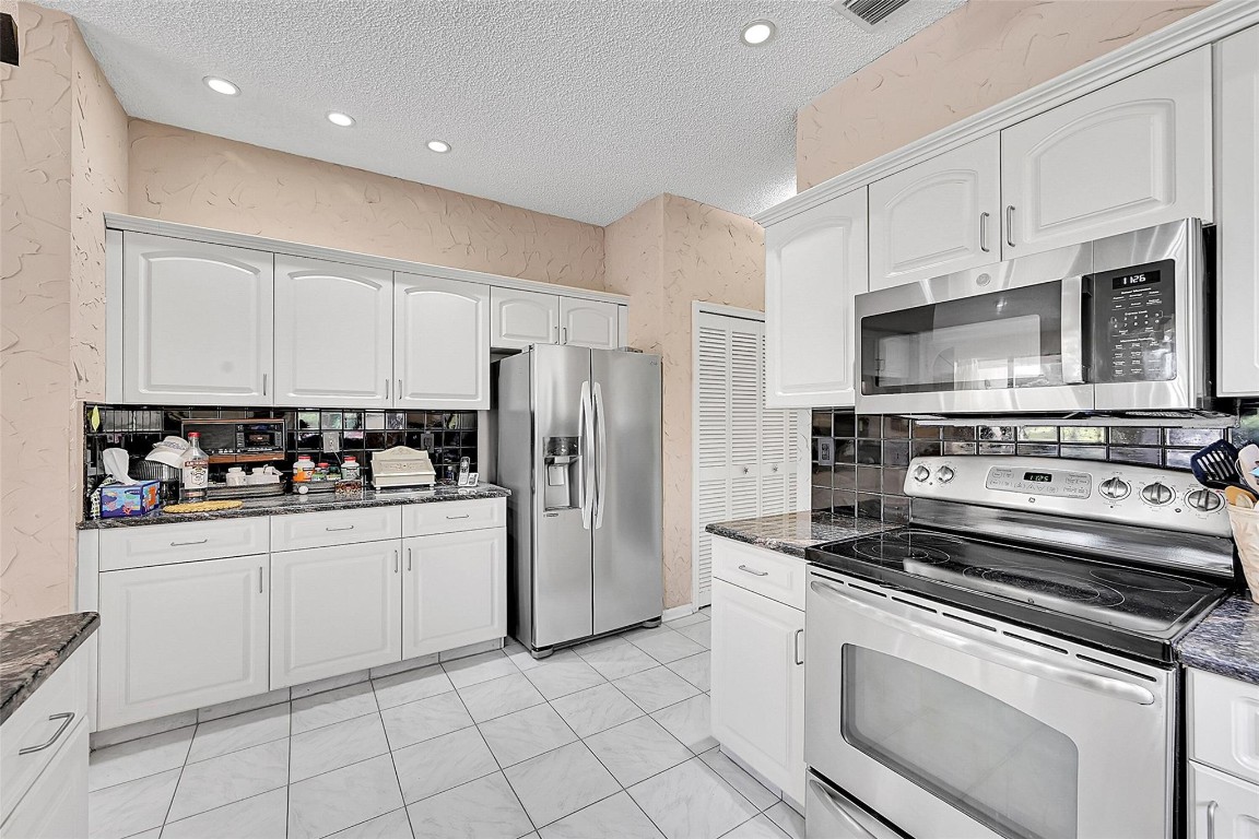 19324 Cherry Hills Ter