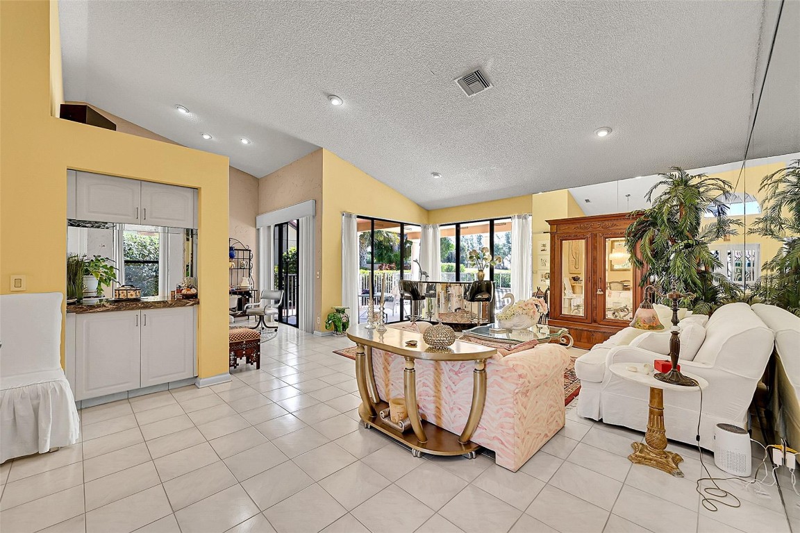 19324 Cherry Hills Ter