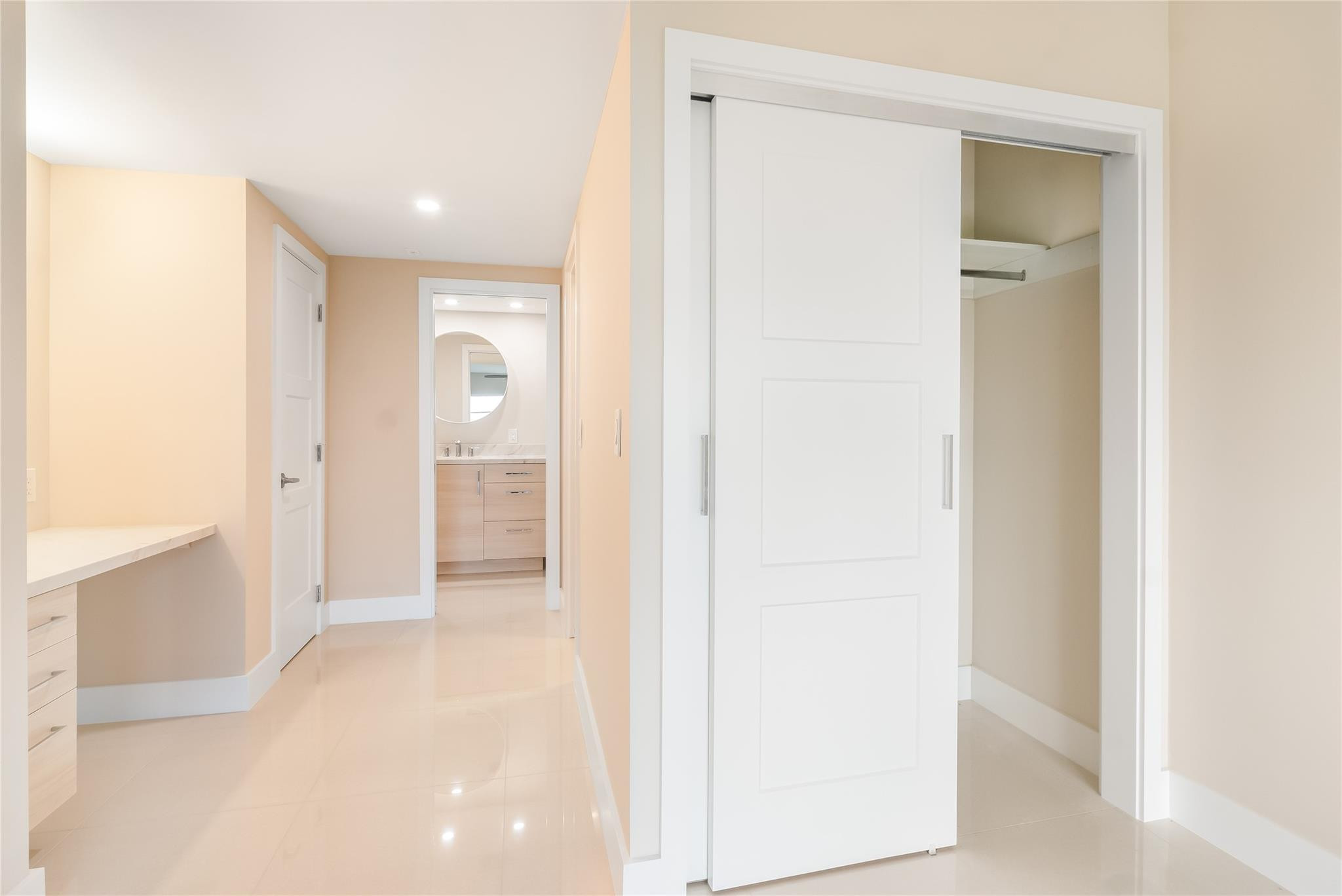 2950 N Palm Aire Dr 404