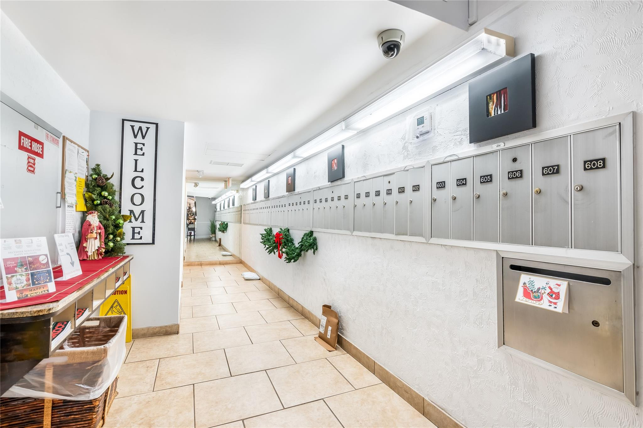 2950 N Palm Aire Dr 404