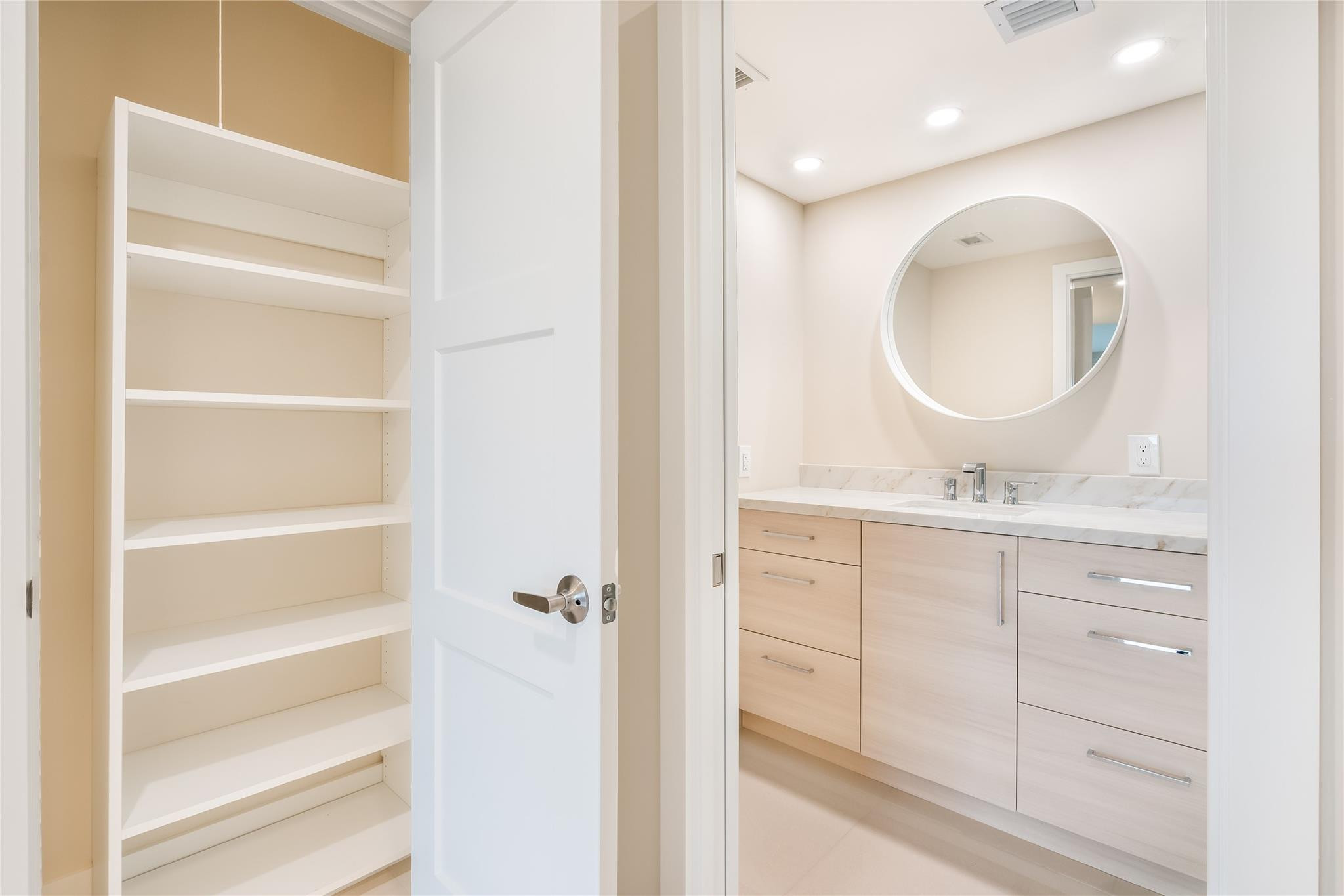 2950 N Palm Aire Dr 404