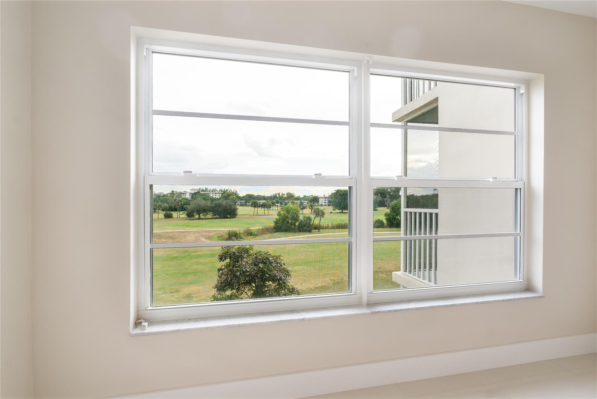 2950 N Palm Aire Dr 404