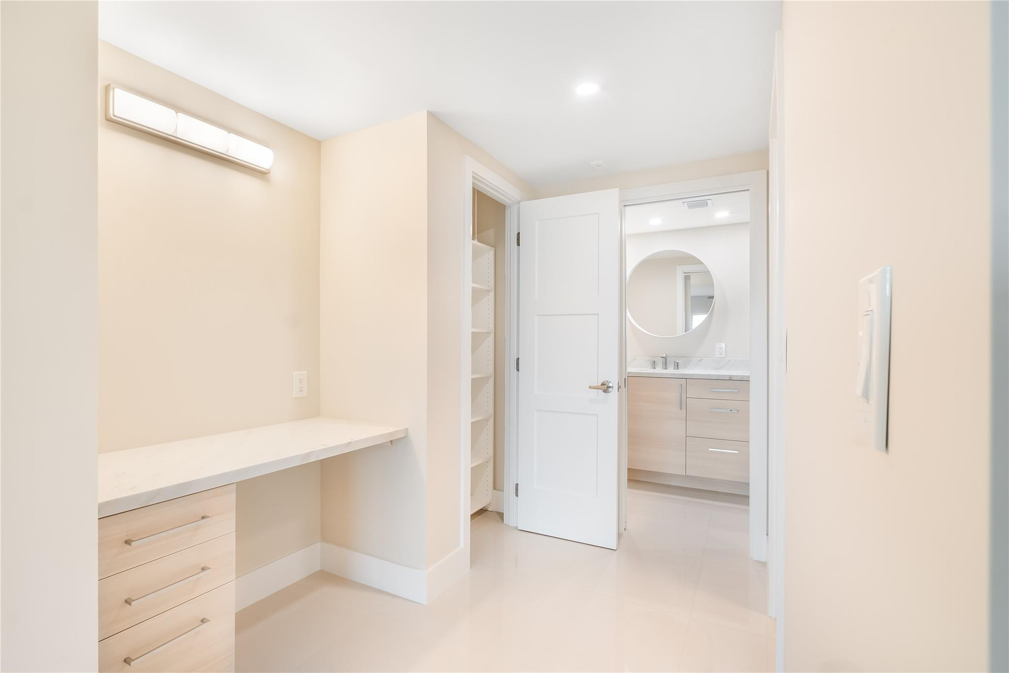 2950 N Palm Aire Dr 404