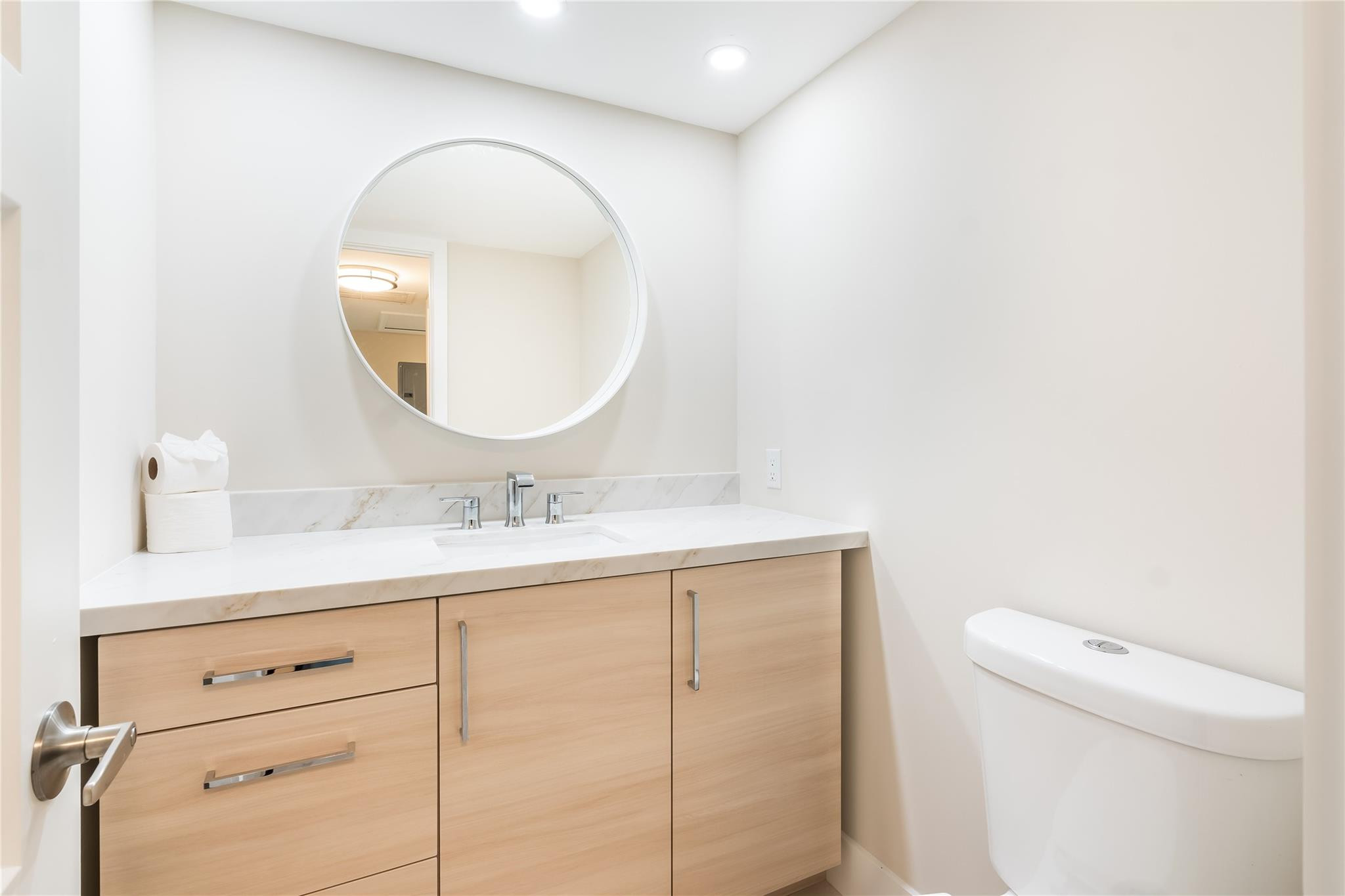 2950 N Palm Aire Dr 404