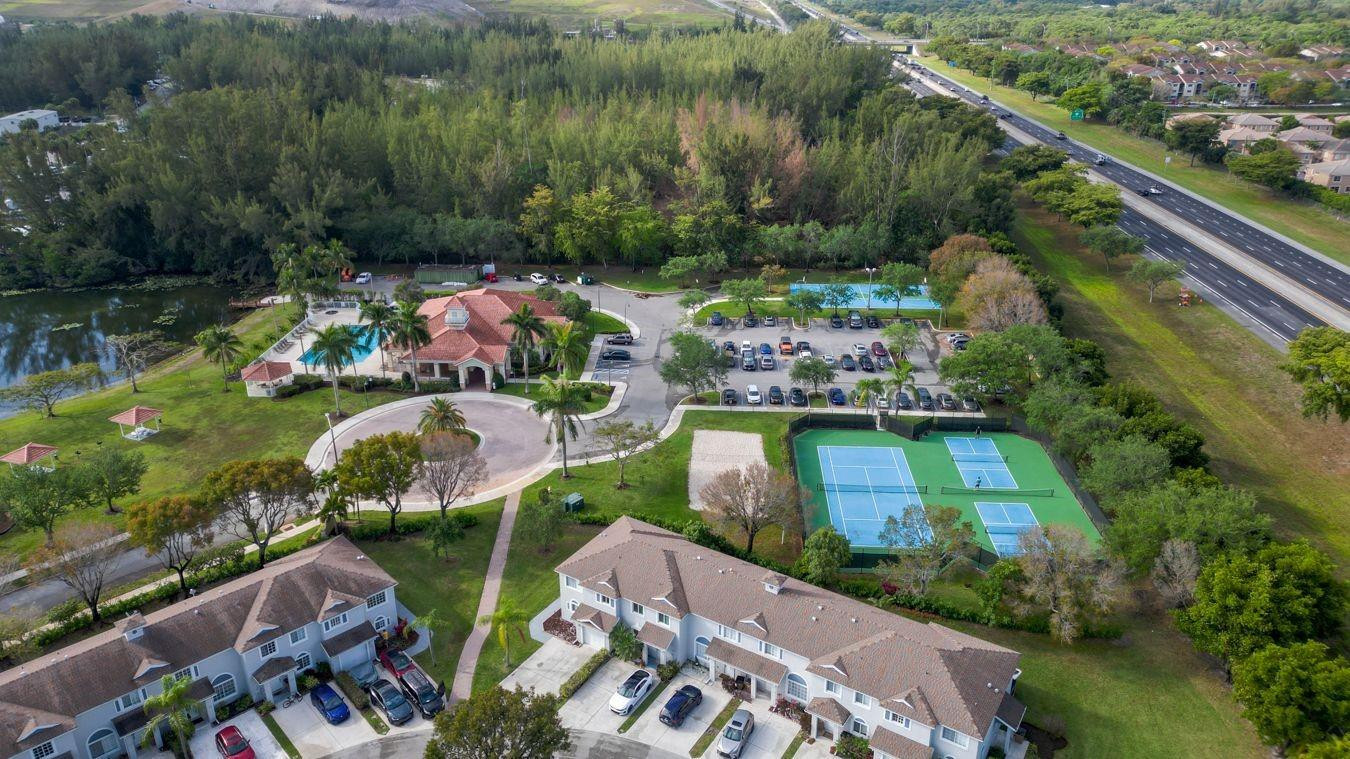 4760 SW 14th Ct