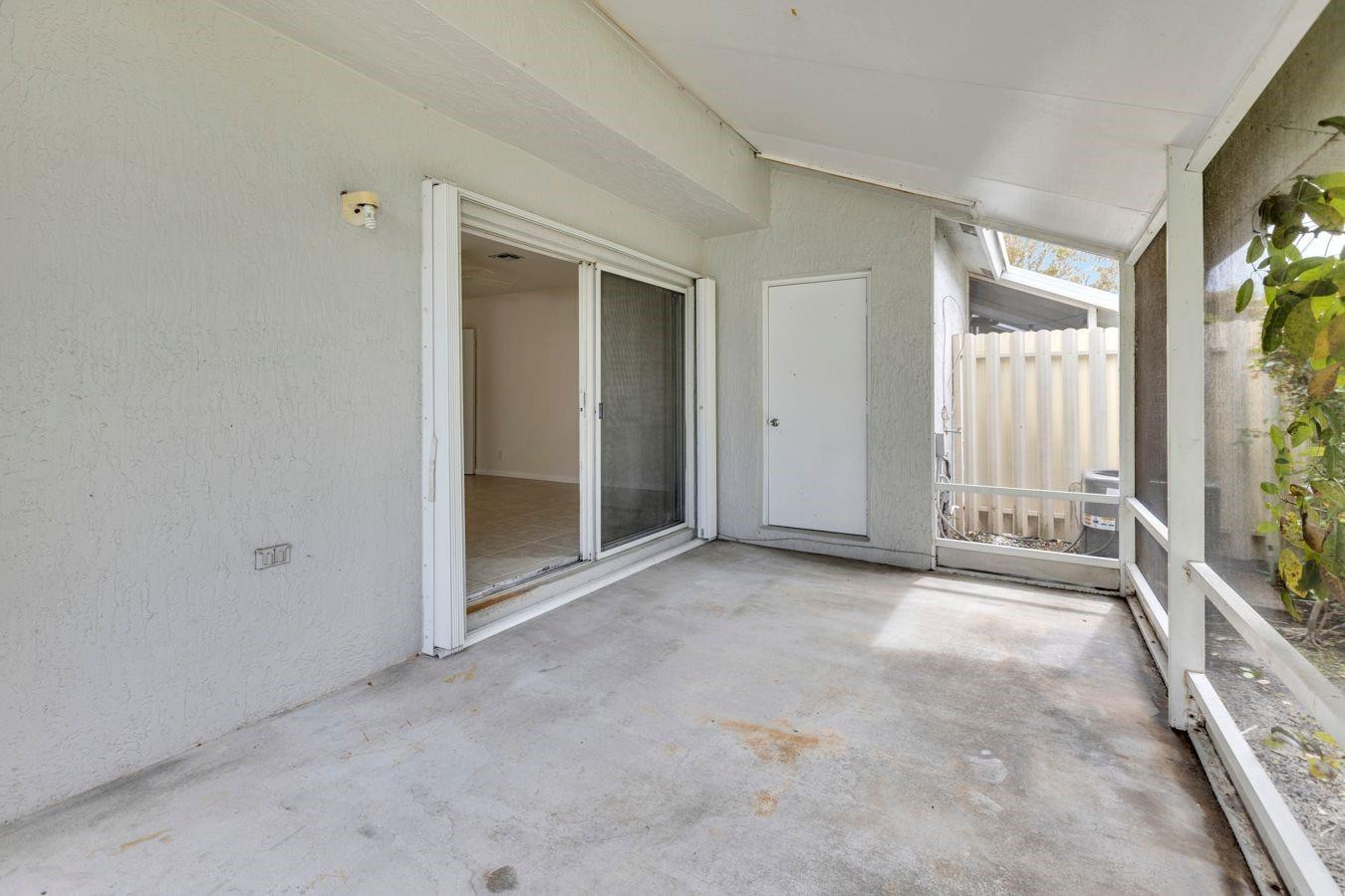 4760 SW 14th Ct