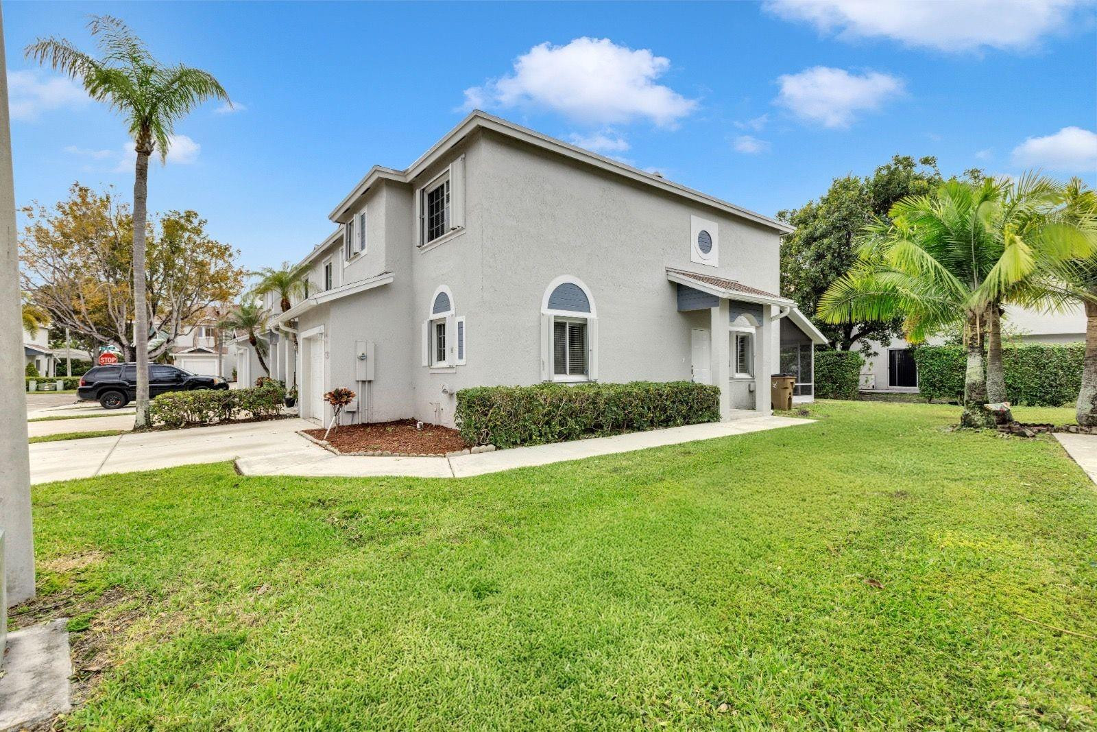 4760 SW 14th Ct
