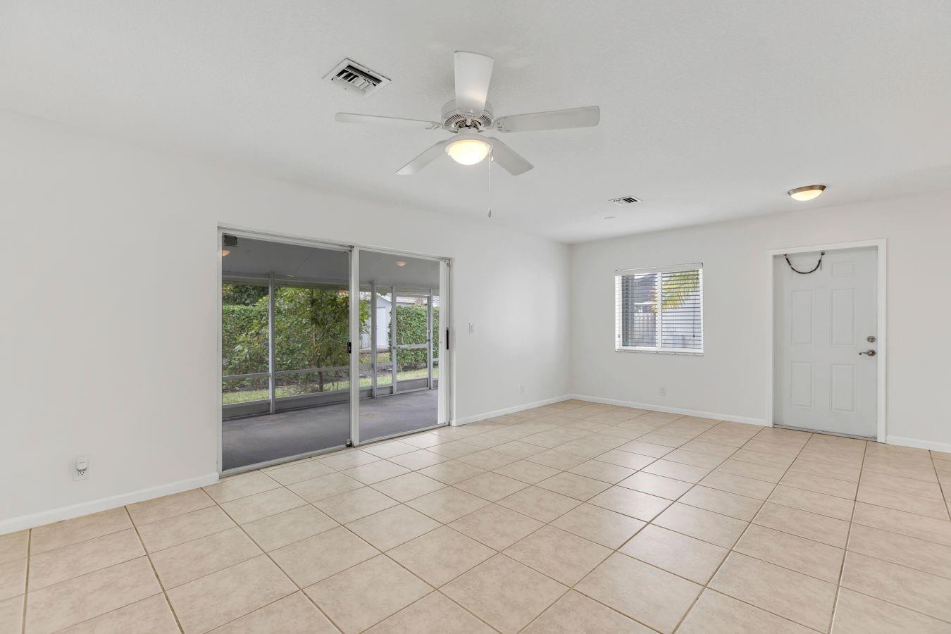 4760 SW 14th Ct