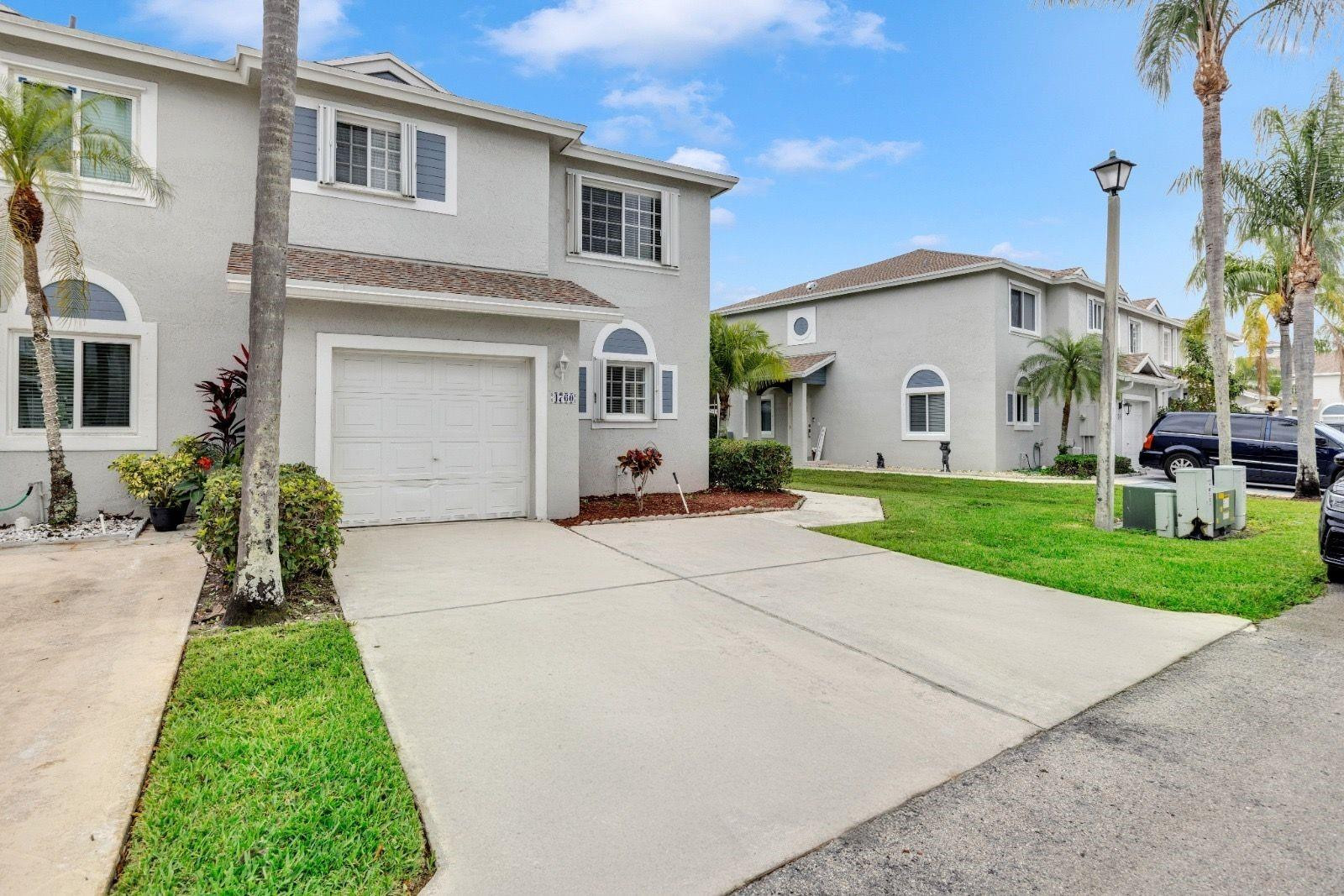4760 SW 14th Ct