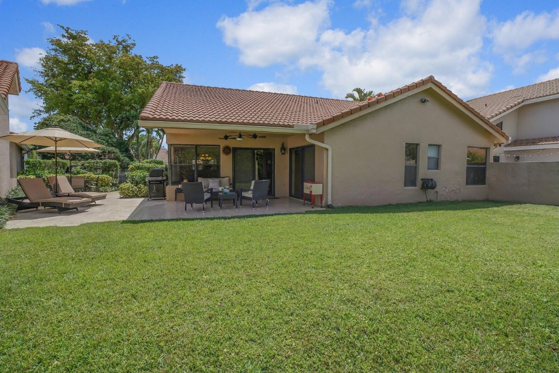 10552 Santa Laguna Dr