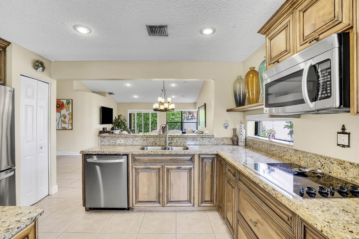 10552 Santa Laguna Dr