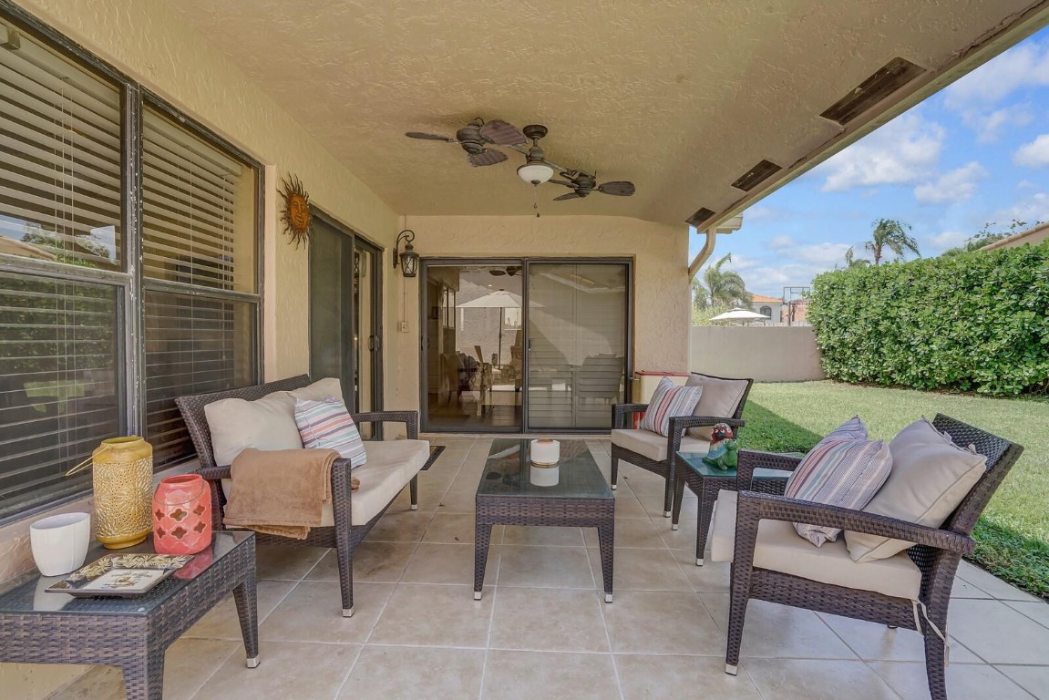 10552 Santa Laguna Dr