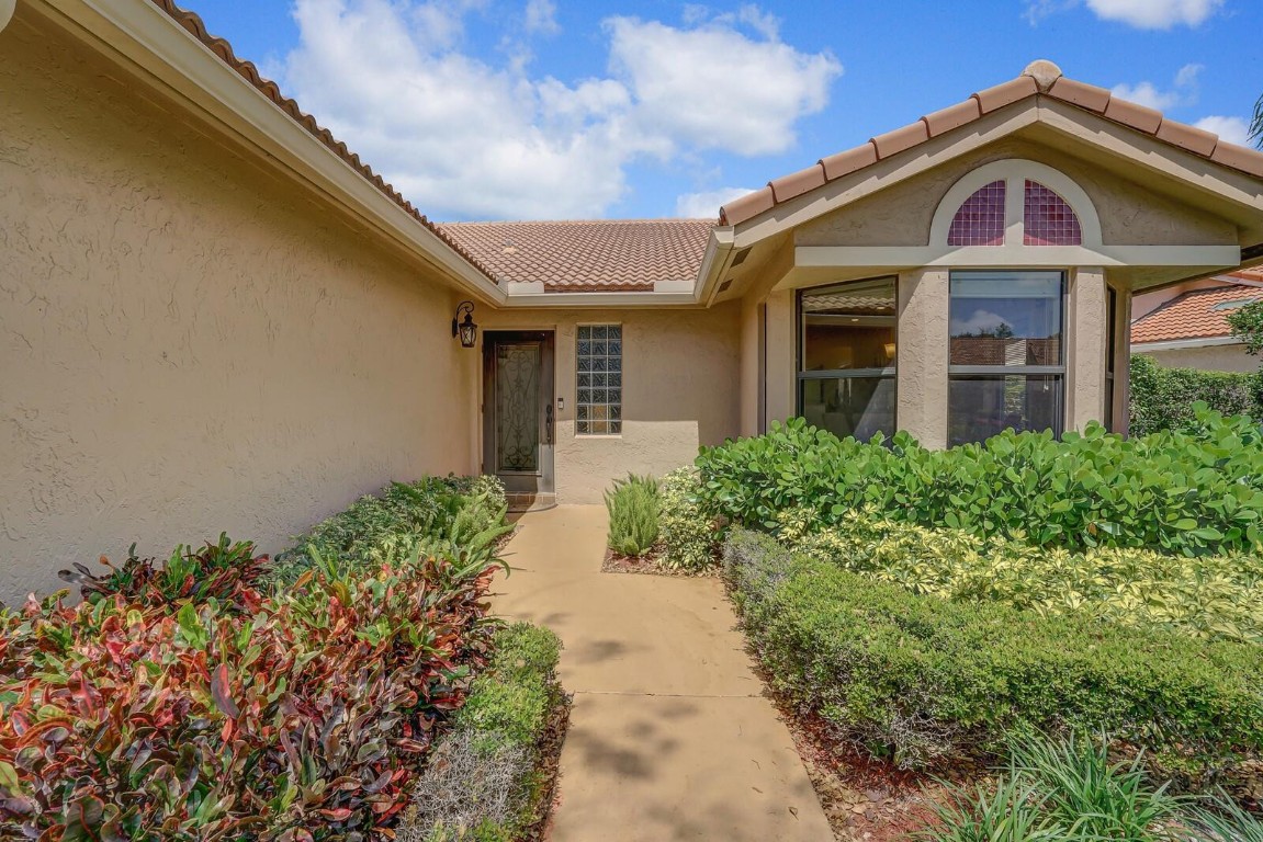 10552 Santa Laguna Dr