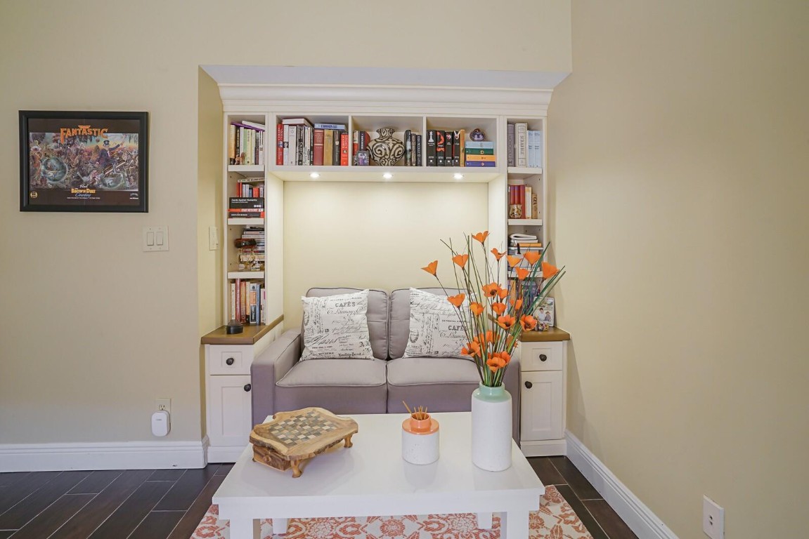 10552 Santa Laguna Dr