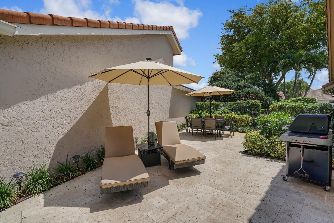 10552 Santa Laguna Dr