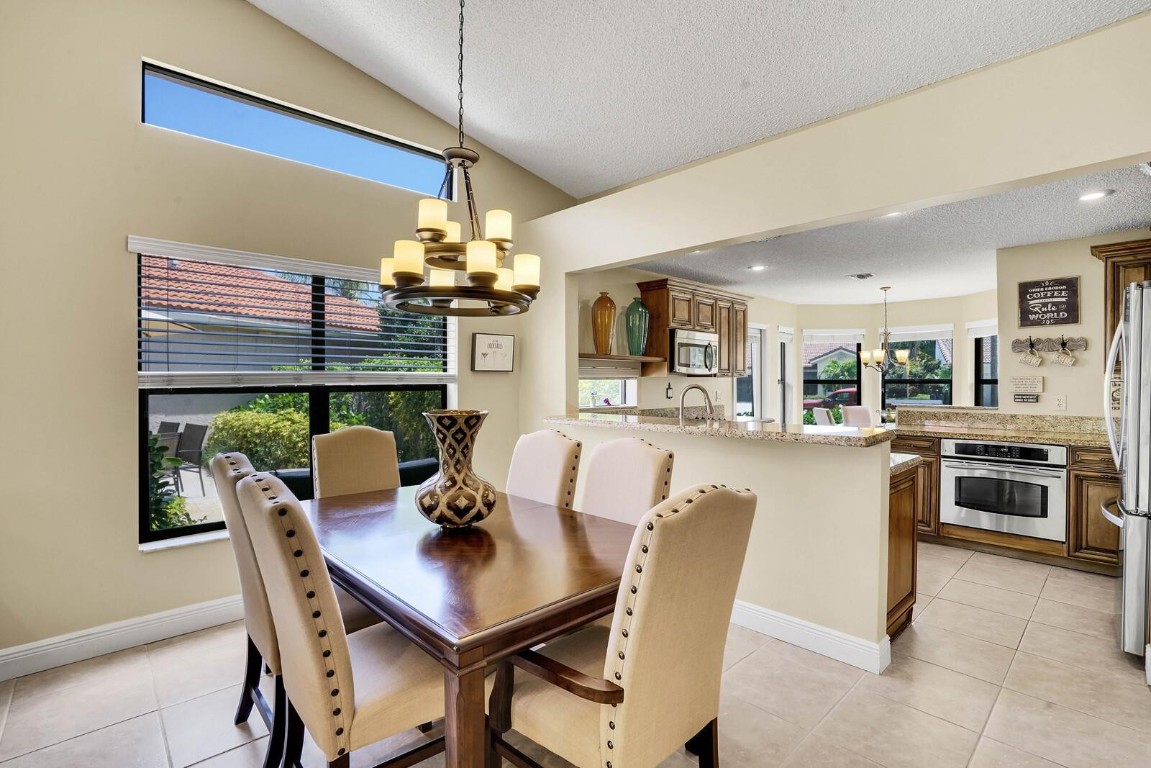 10552 Santa Laguna Dr