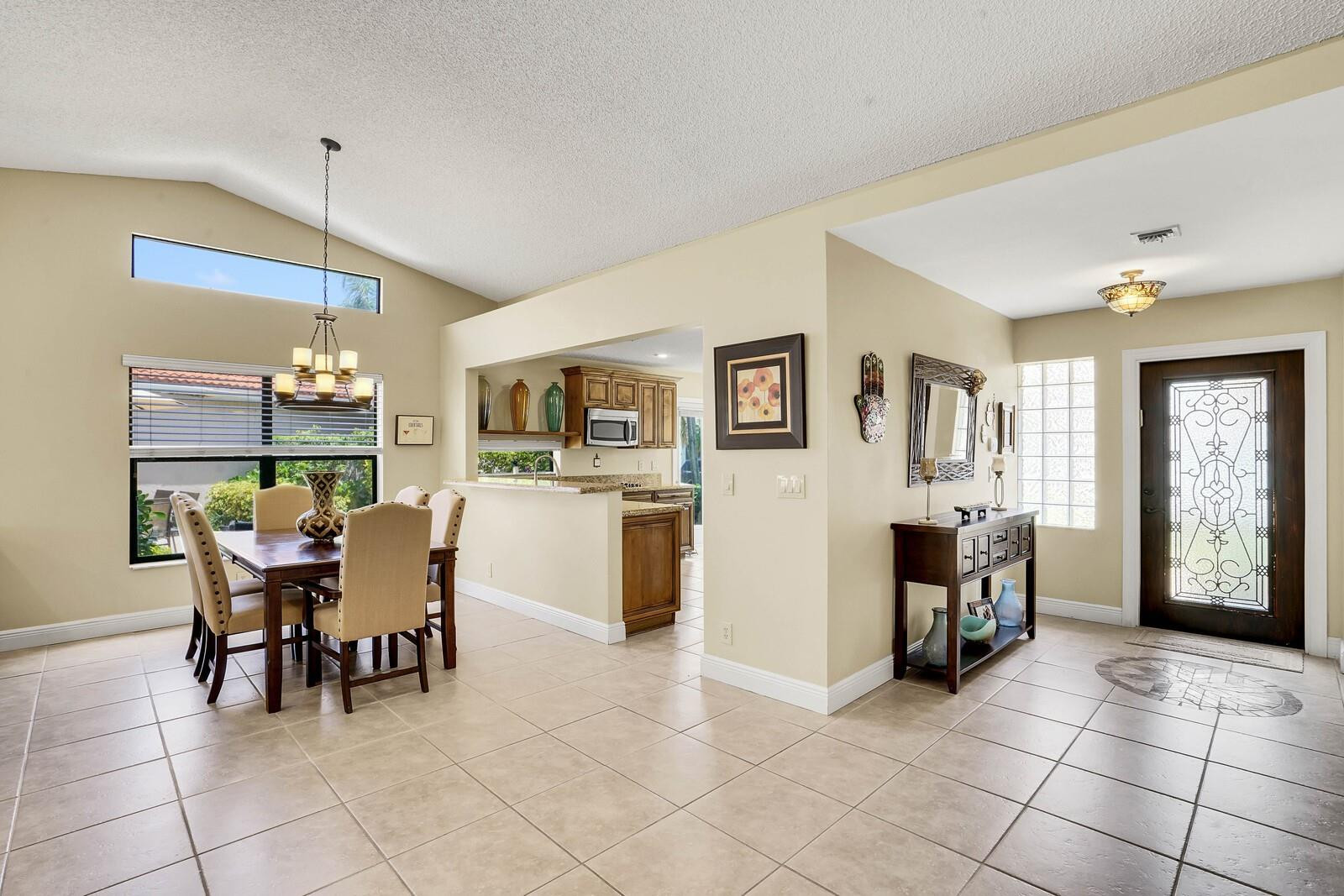 10552 Santa Laguna Dr