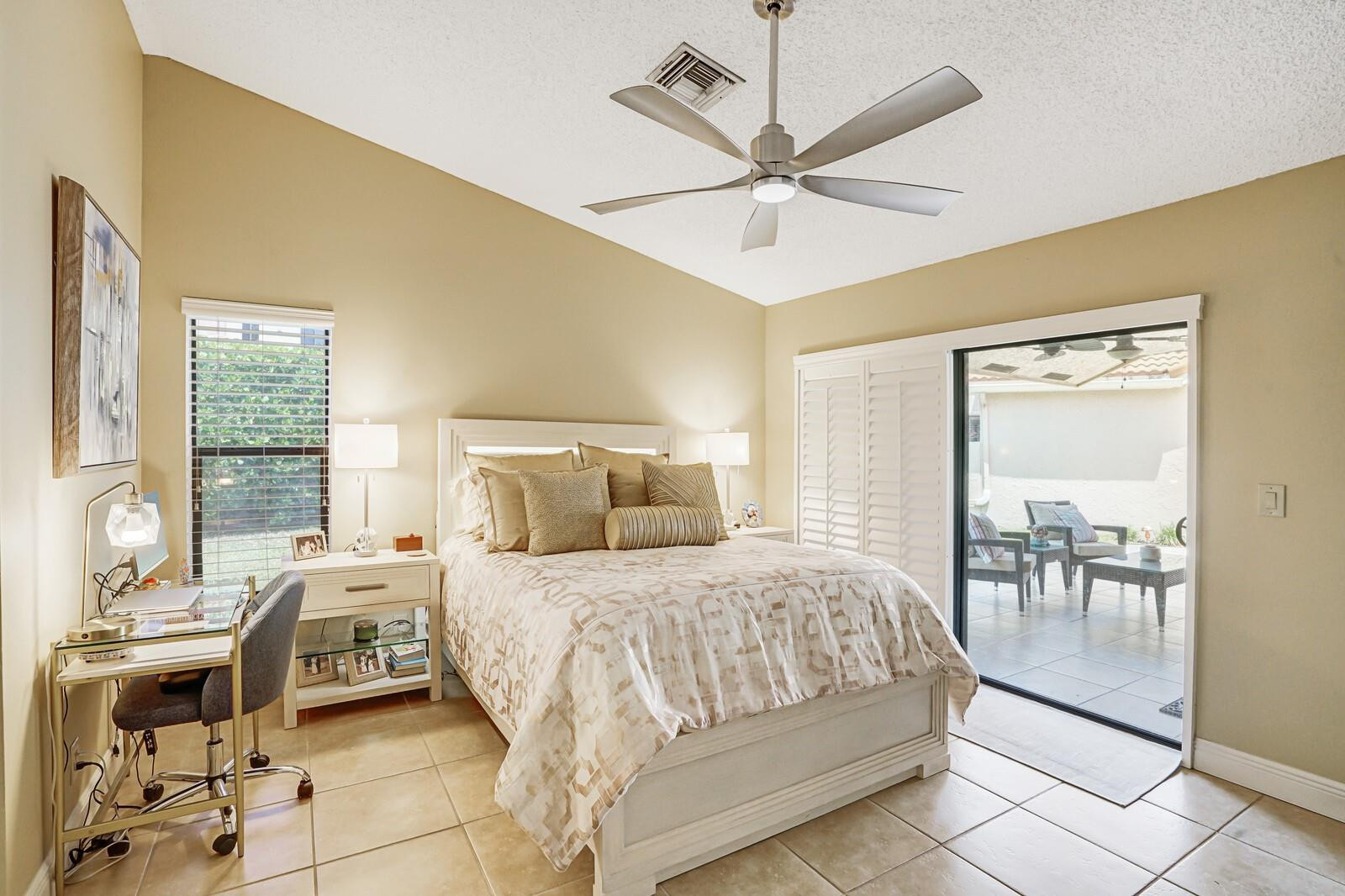 10552 Santa Laguna Dr