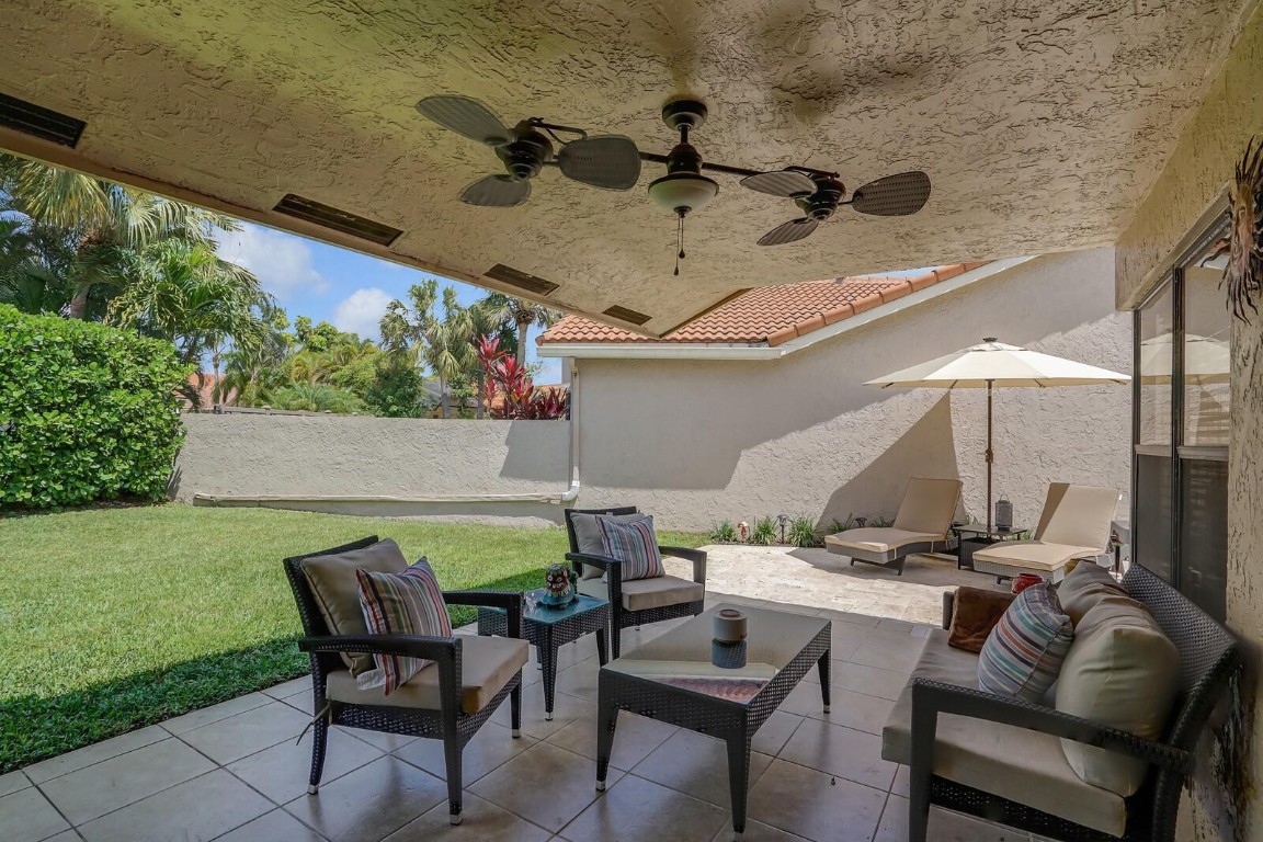 10552 Santa Laguna Dr