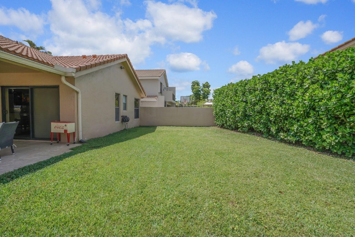 10552 Santa Laguna Dr