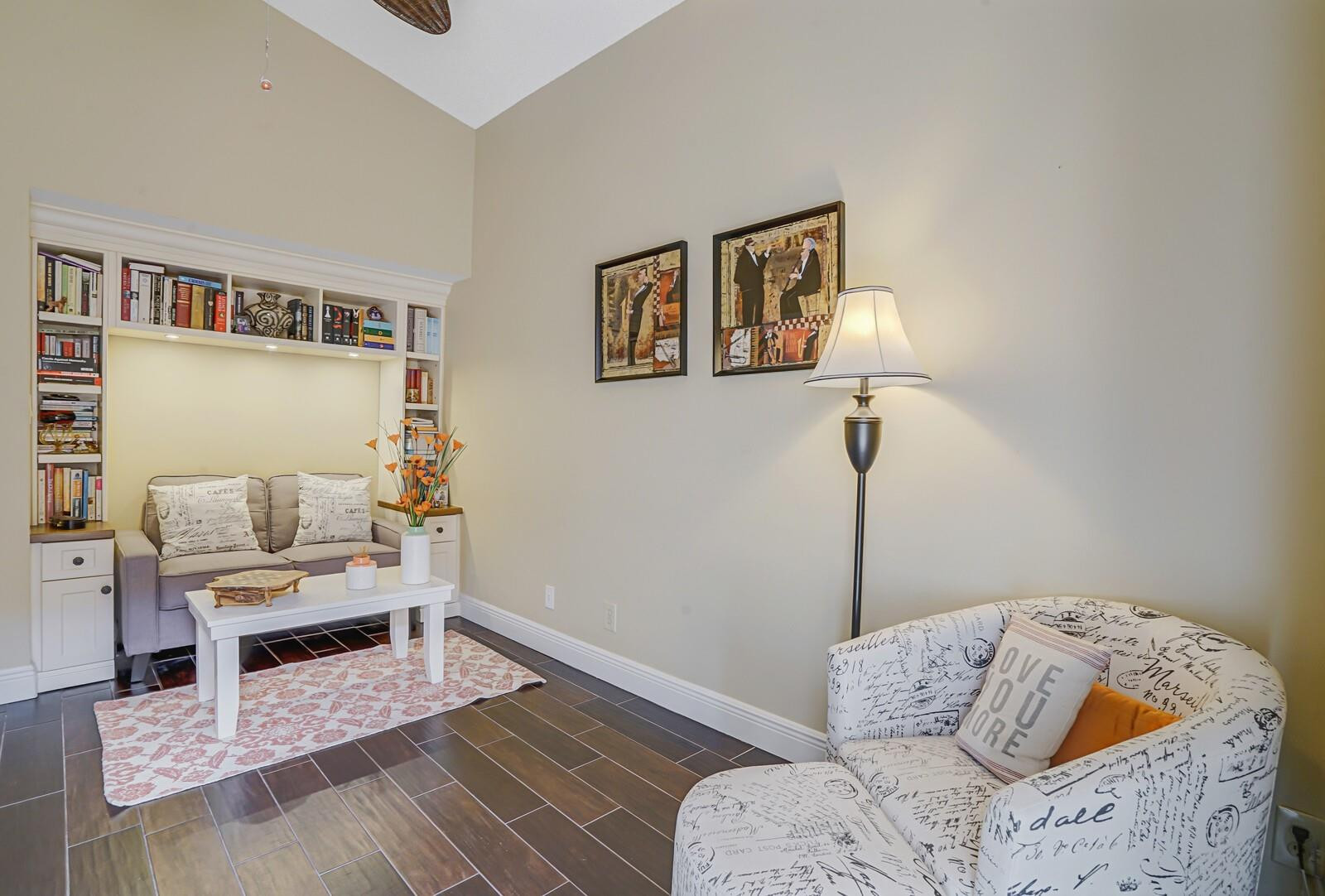 10552 Santa Laguna Dr