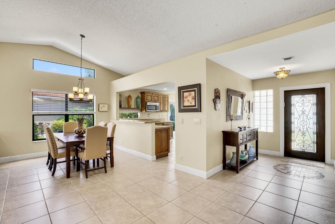 10552 Santa Laguna Dr